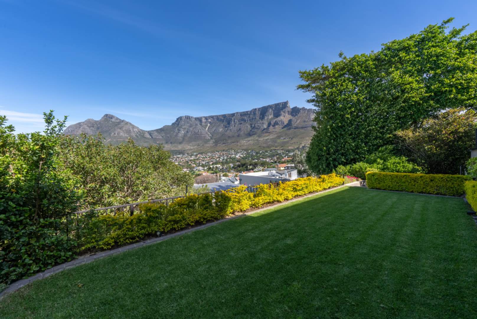 4 Bedroom Property for Sale in Tamboerskloof Western Cape